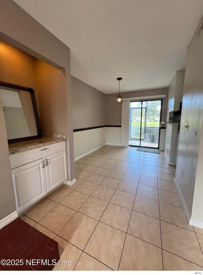Building Photo - 10200 Belle Rive Blvd