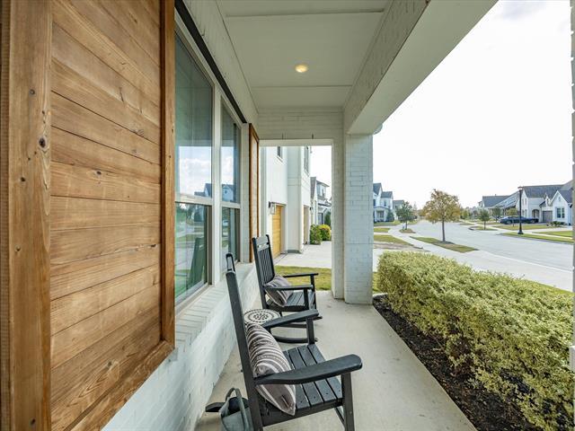 Building Photo - 2325 Offerande Dr