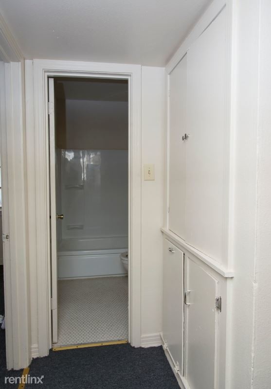 Building Photo - 3 br, 1 bath House - 417 SADDLEWOOD