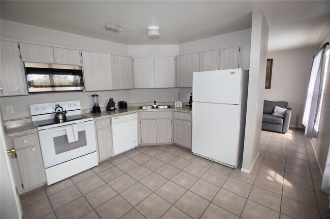 Building Photo - 7706 Indian Ridge Trail S