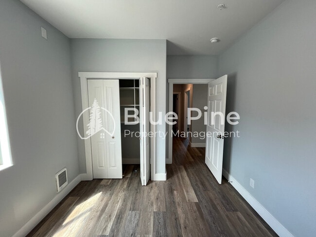 Building Photo - 1448-1448 E 17th St