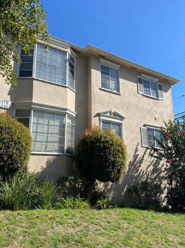 Primary Photo - 2372-2374 S Beverly Glen Blvd