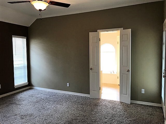 Building Photo - Beautiful home in Golden Meadows