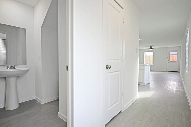 Building Photo - 7530 India Star