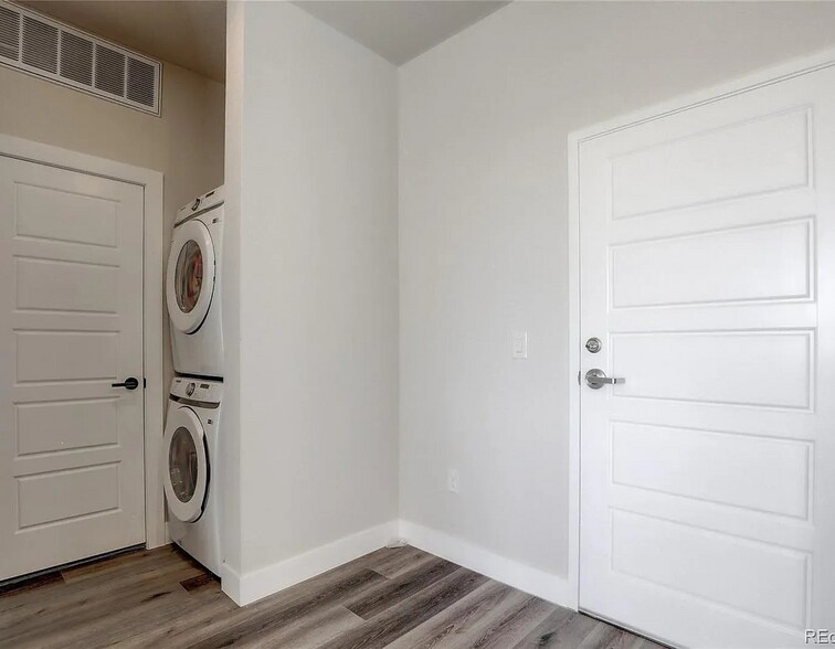 Building Photo - 1208 Quitman St