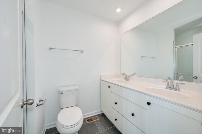 Building Photo - 24 Armistead Pl