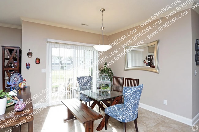 Building Photo - 14105 Airline Ave