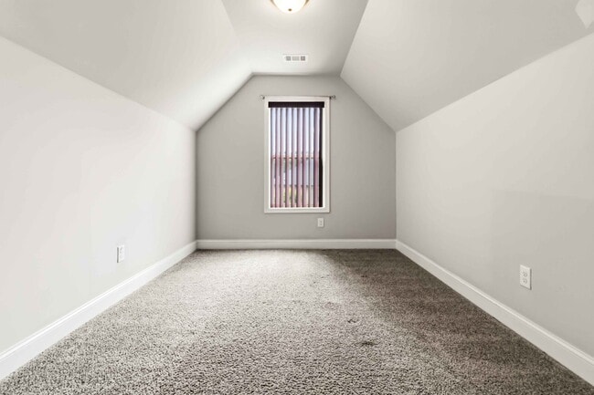 Building Photo - 871 Overlook Path Way