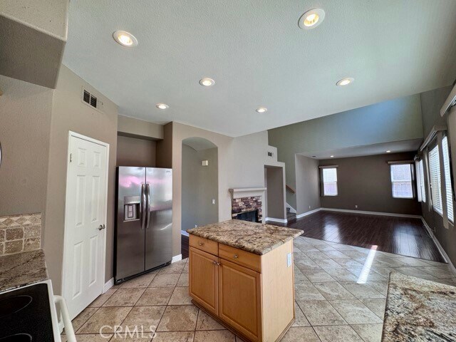 Building Photo - 30997 Oakhill Dr