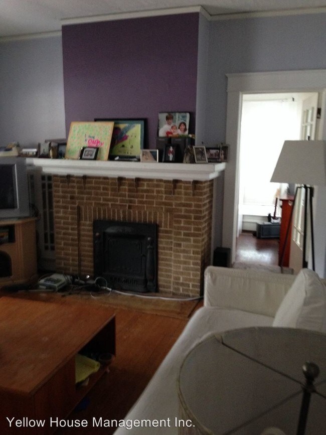 Building Photo - 4 br, 2 bath House - 200-A  S. Tate Street