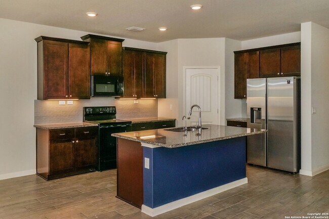 Building Photo - 251 Antler Bnd