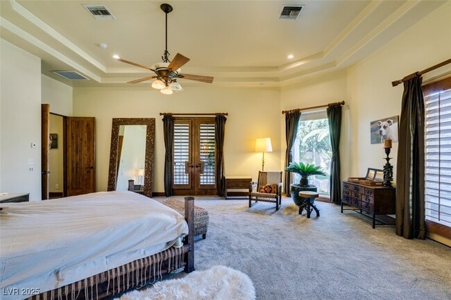 Building Photo - 549 Regents Gate Dr