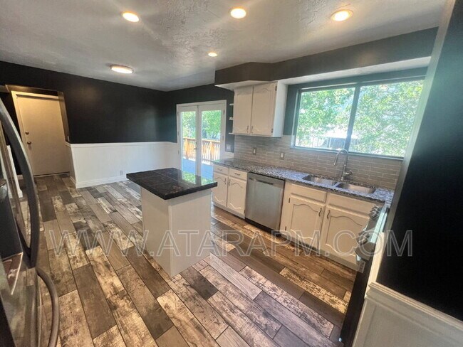 Building Photo - 11633 Nicklaus Rd