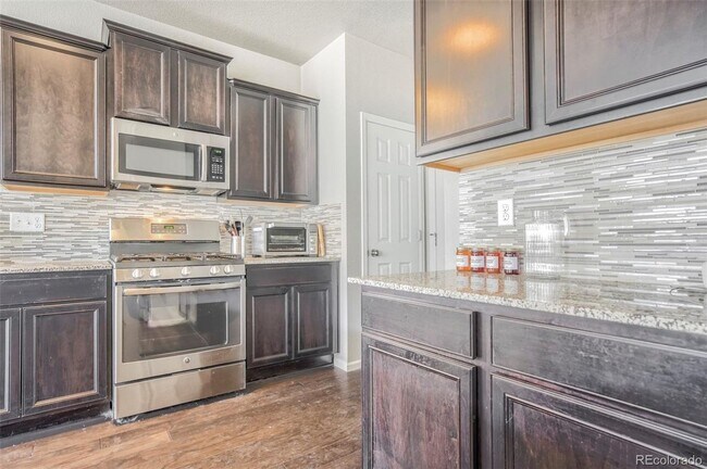 Building Photo - A Gorgeous 3 Bed 3 Bath Home in Desirable ...