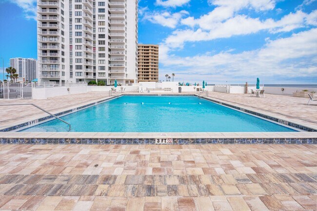 Building Photo - Fully Furnished 2-Bedroom, 2-Bath Beachfront Condo