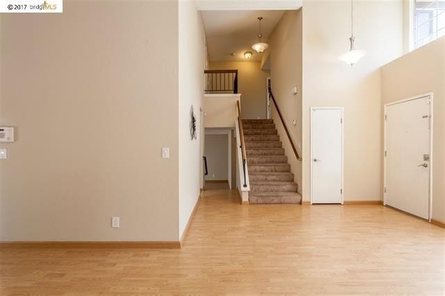 Building Photo - There Is No Place Like Home Like a Big Home