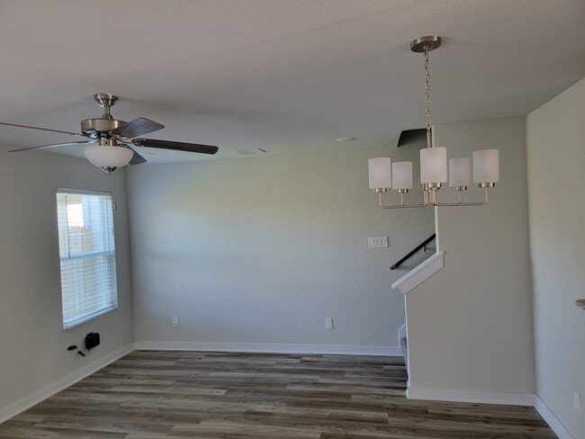 Building Photo - 412 Abigail Aly