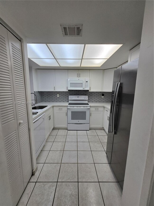 Building Photo - 12219 SW 14th Ln