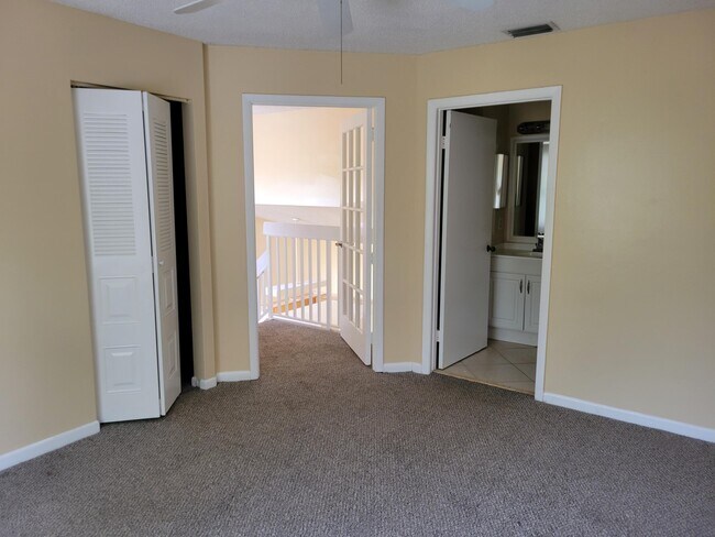 Building Photo - 1112 Coral Club Dr