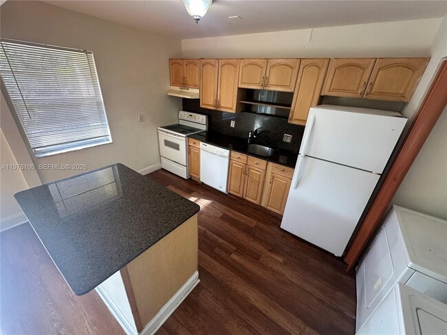 Building Photo - 3033 NW 68th St