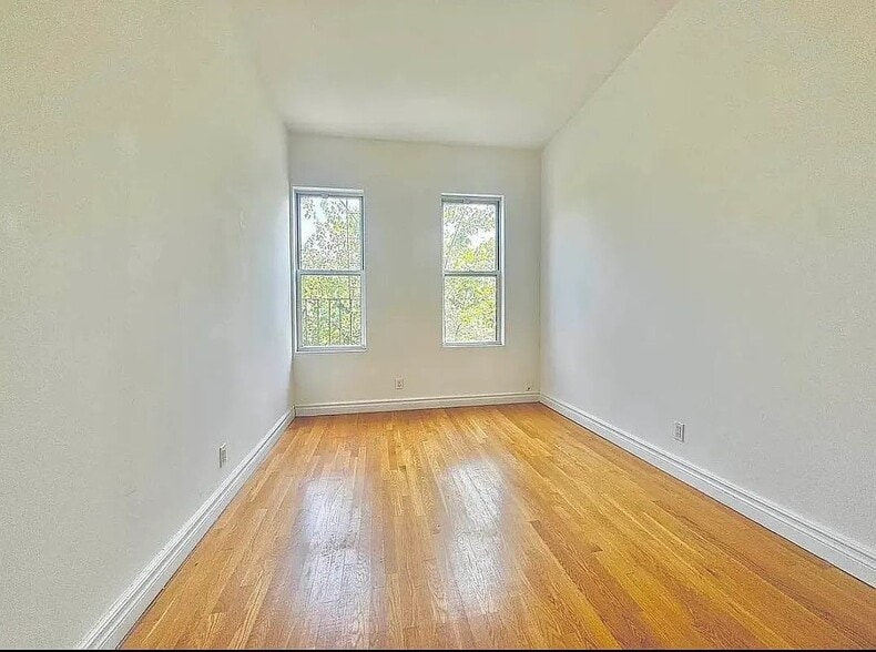 Building Photo - 105 Wilson Ave