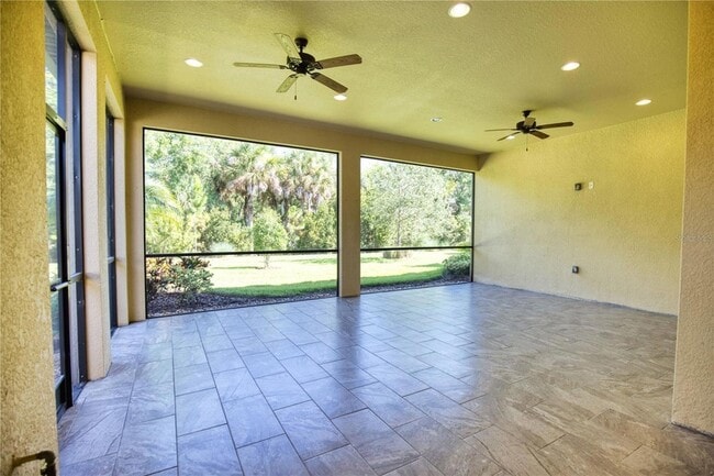 Building Photo - 5628 Semolino St