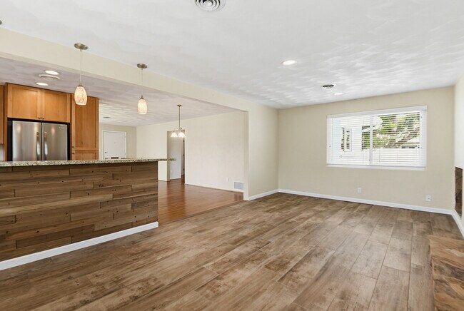 Building Photo - 124 Atwood Ln