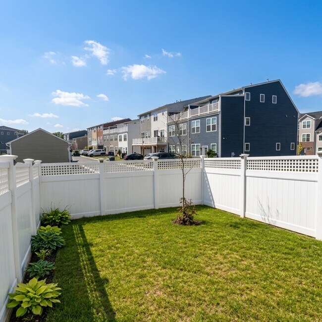 Building Photo - 1206 Marsalis Pl