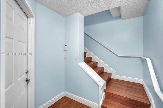 Building Photo - 2845 NE 185th St