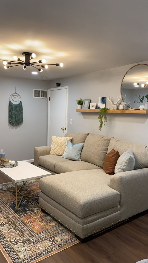 Building Photo - NEWLY RENOVATED 2 BEDROOM IN THE HEART OF SOUTHSIDE!