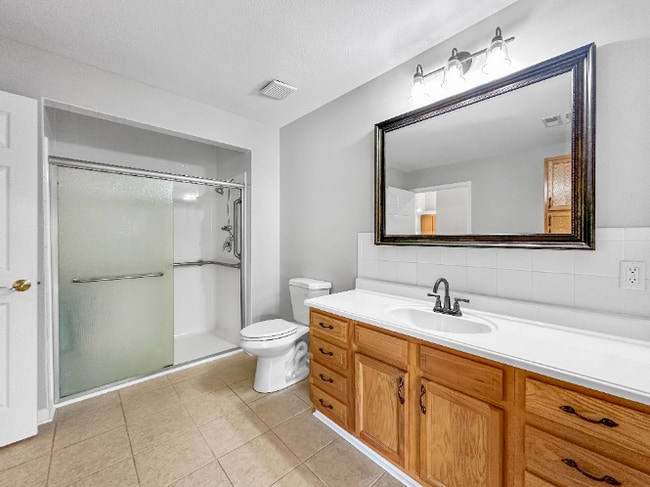 Building Photo - Beautiful 2 Beds 2 Baths Villa in Far South