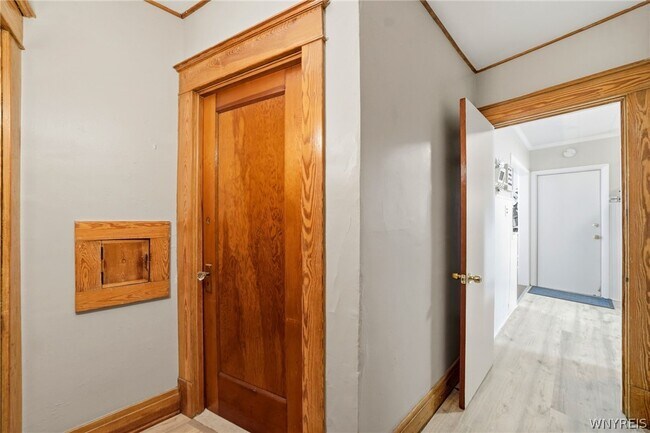 Building Photo - 226 Tacoma Ave