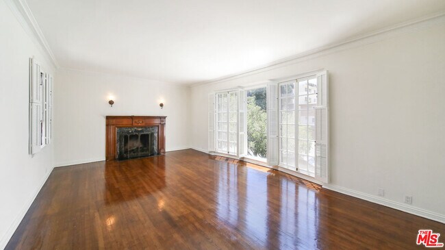 Building Photo - 1284 S Beverly Glen Blvd