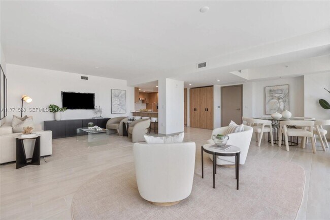 Building Photo - 10281 W Bay Harbor Dr