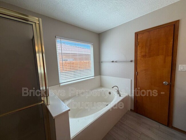 Building Photo - 10331 Dunbar St NW