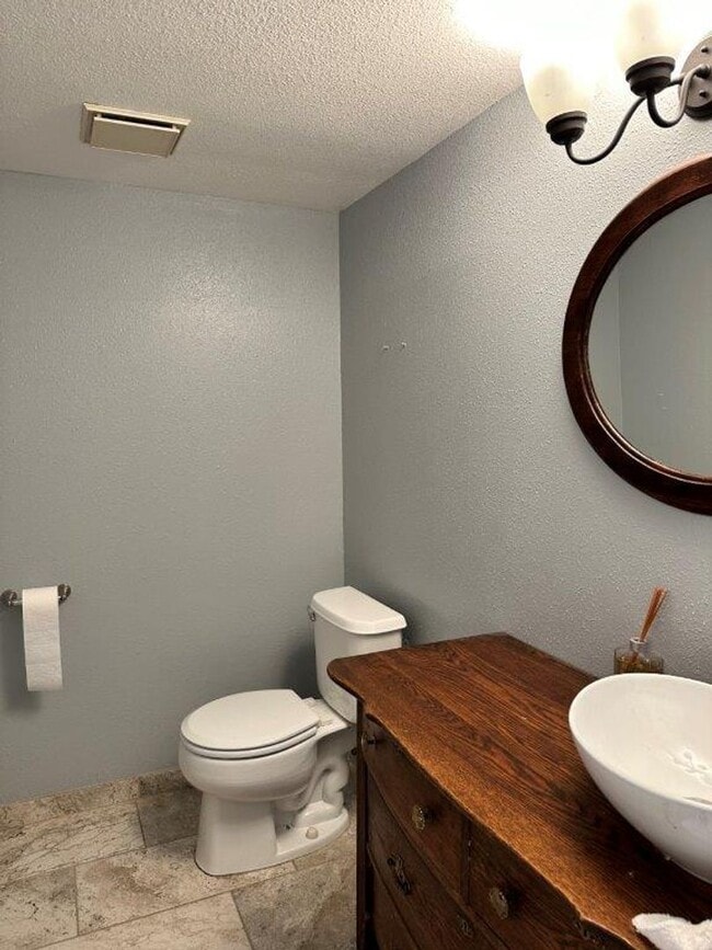 Building Photo - Spacious 4-Bedroom Home with Solar in Prim...