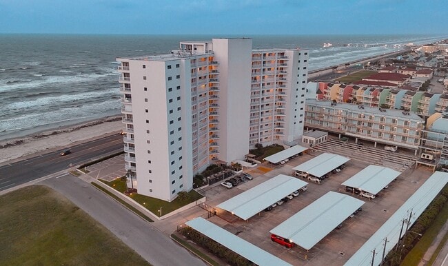 Building Photo - 7700 Seawall Blvd