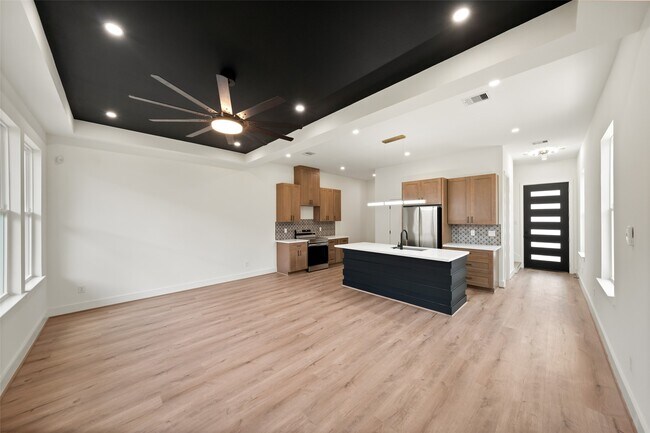 Building Photo - 307 Quitman St
