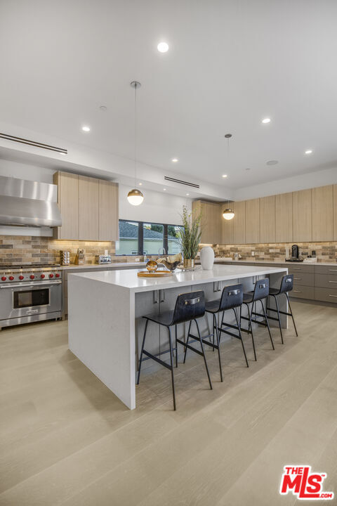 Building Photo - 10563 Ashton Ave