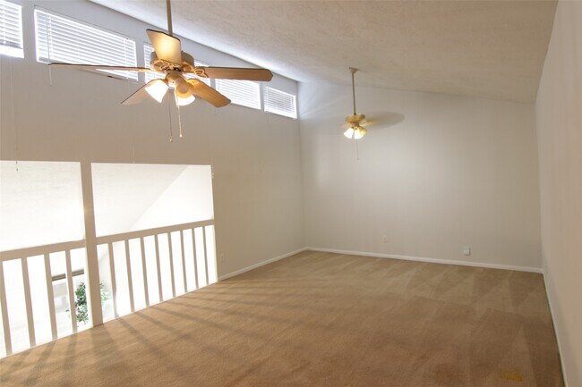 Building Photo - 15127 Grove Gardens Dr