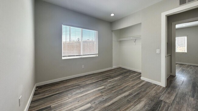 Building Photo - 1177 Springbrook St