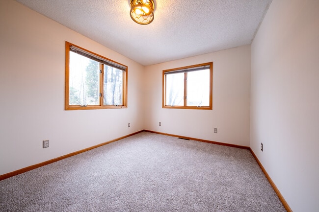 Building Photo - 1528 Desoto St