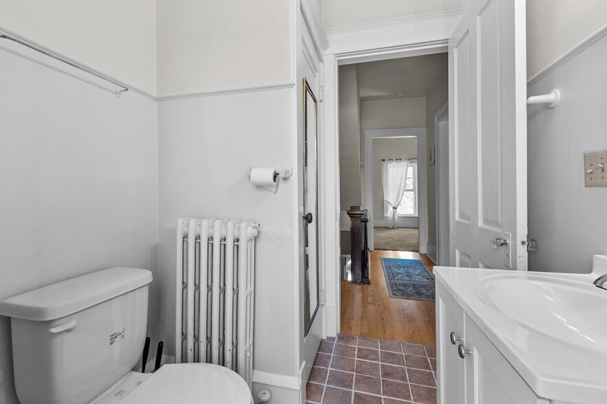 Building Photo - 601 S Walnut St