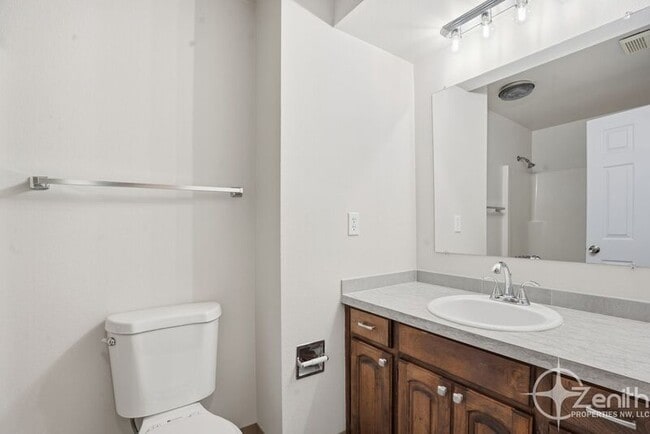 Building Photo - 11907 NE 4th St