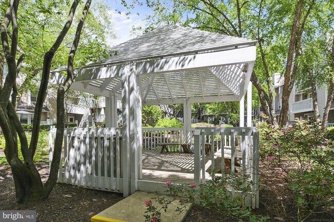 Building Photo - 10703 Hampton Mill Terrace