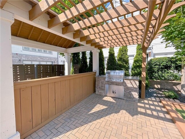 Building Photo - 1297 Ascot Ter