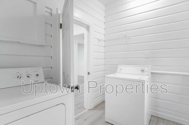 Building Photo - 135 NE Jackson St