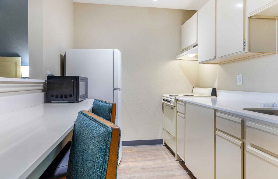 Building Photo - Furnished Studio-Arlington - Six Flags