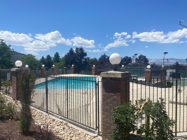 Building Photo - 1193 E Cottonwood Hills Dr