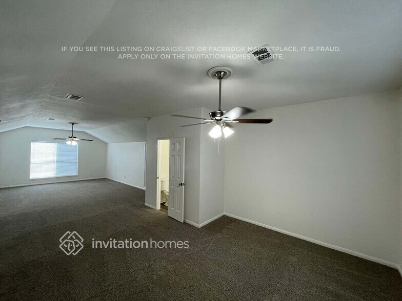 Building Photo - 15726 Stiller Park Dr